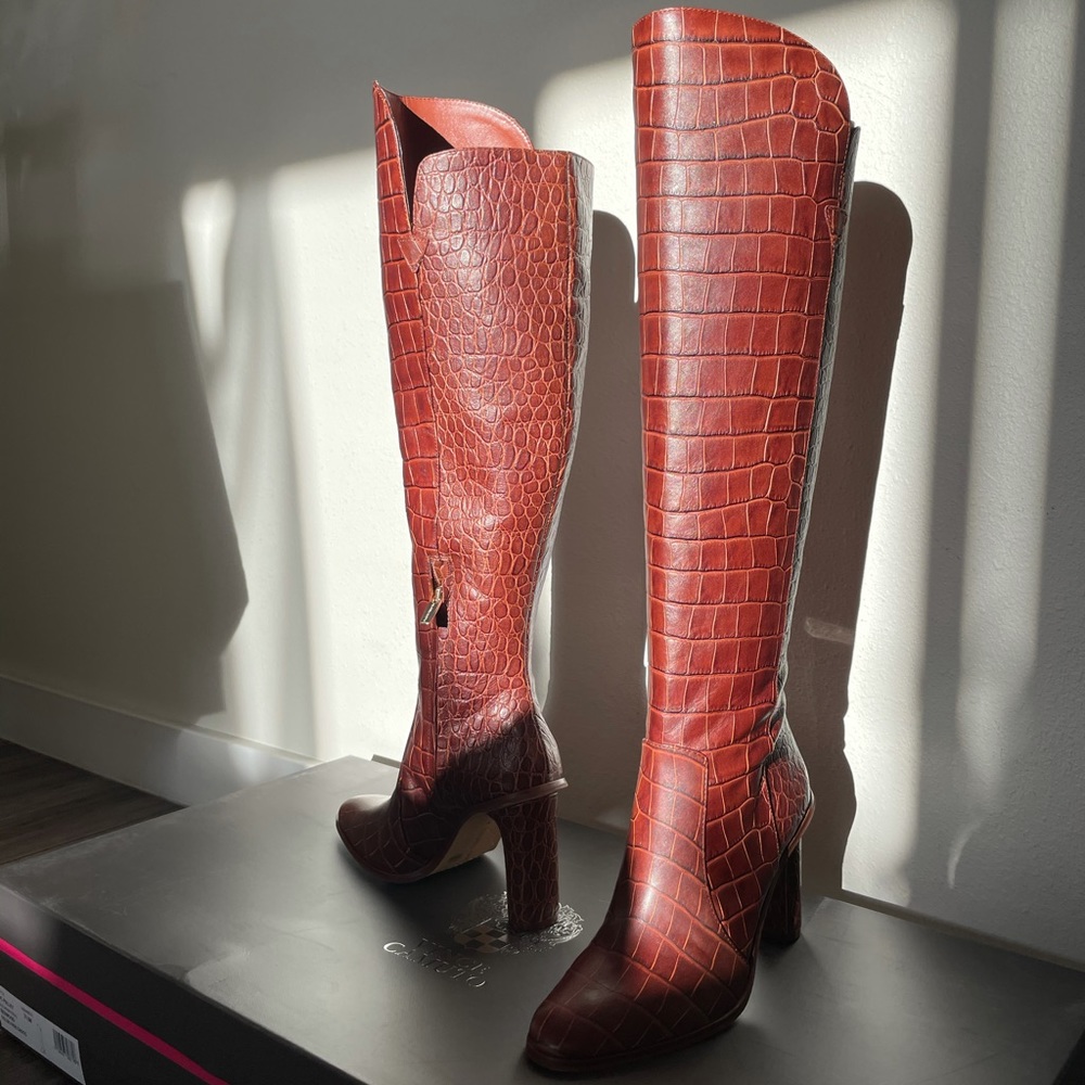 BRAND NEW VINCE CAMUTO SNAKE BOOTS